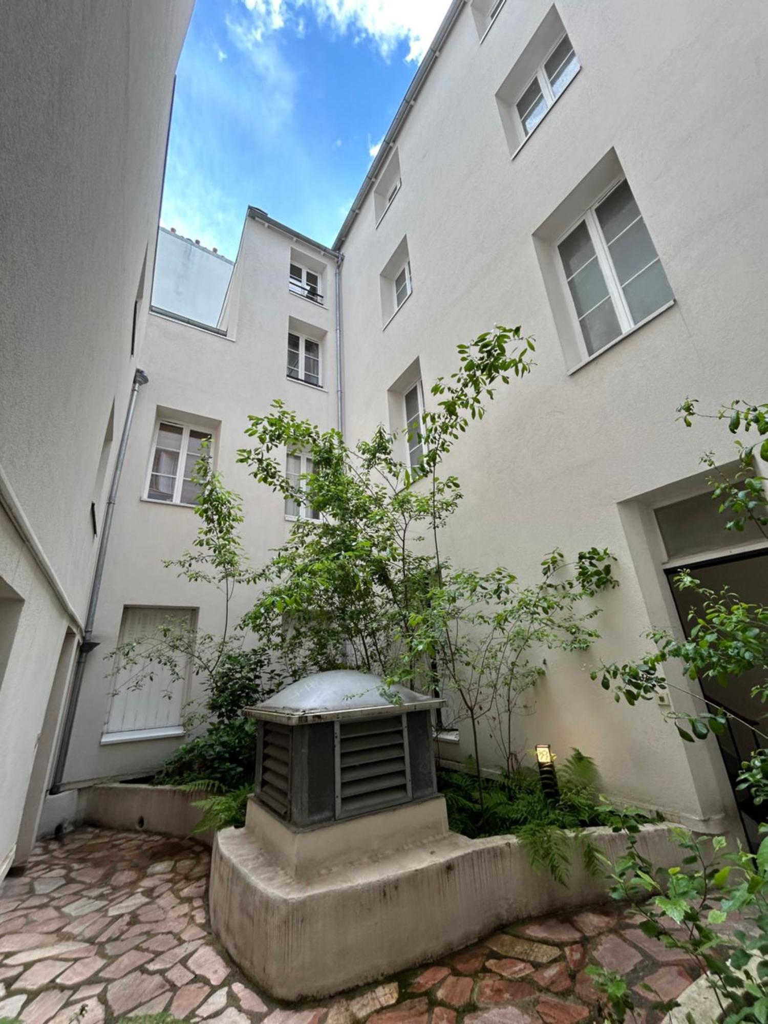 Grand Studio Entierement Renove Au Coeur De Paris Apartment Luaran gambar